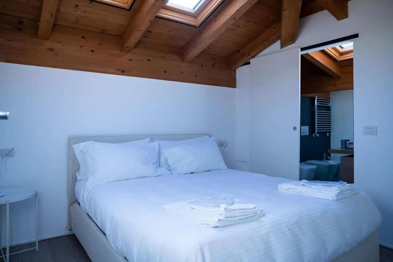 L'Arche Comfort & Relax - Loft Garden In Via Torricelli Milan Italy
